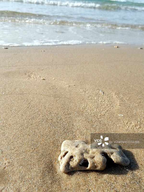 海水雕刻的砂岩鹅卵石图片素材