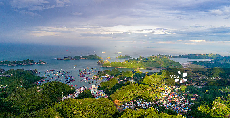 从上方俯瞰吉婆岛兰夏湾，越南海防图片素材
