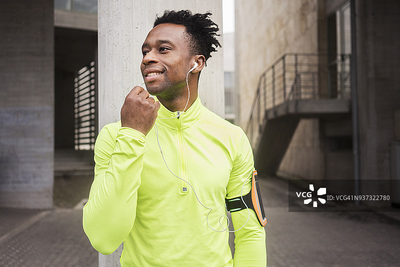 慢跑的年轻男人图片素材