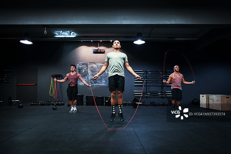 健身运动：跳绳图片素材