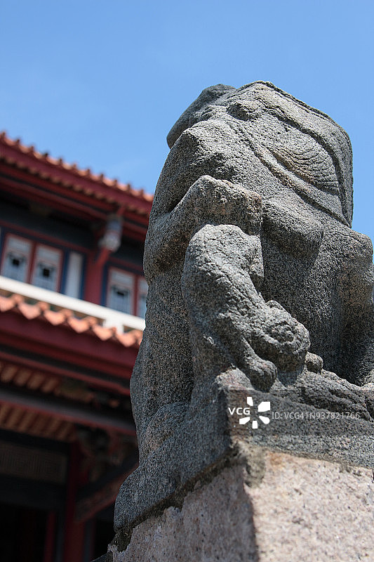 中国寺庙里的中国石狮子雕像。雕像，石头。图片素材