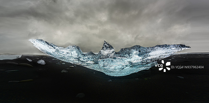 黑沙滩上的钻石图片素材
