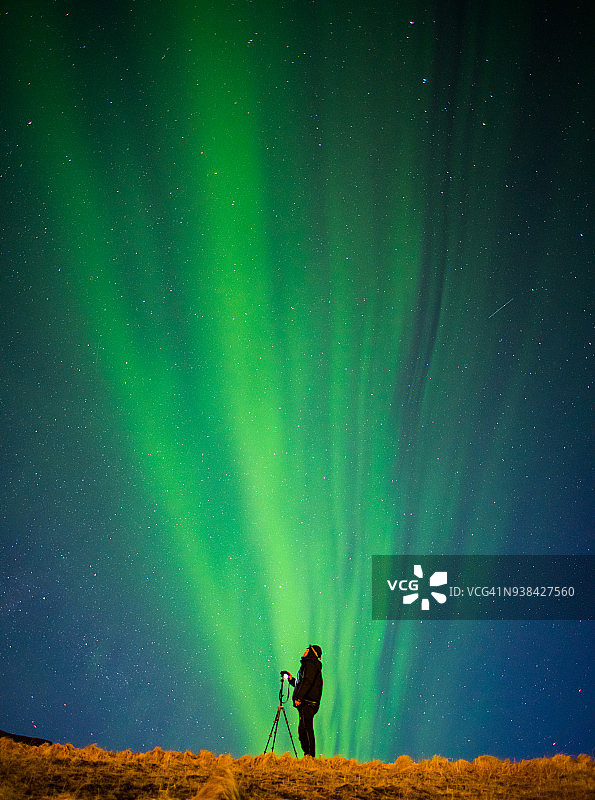 冰岛绚丽多彩的北极光图片素材