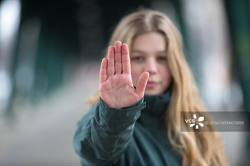 女人做停止手势图片素材