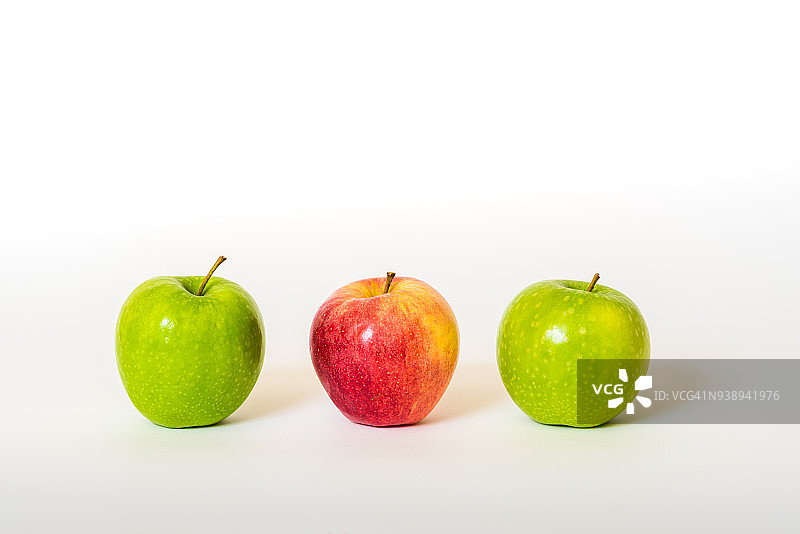 三个新鲜的苹果图片素材
