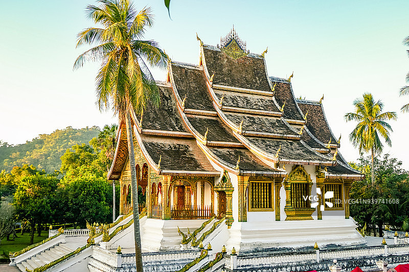 琅勃拉邦市中心寺庙图片素材