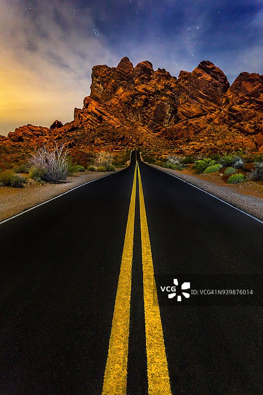 夜晚公路 - 火焰谷图片素材