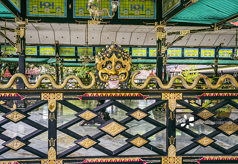 日惹苏丹皇宫主殿的Naga和罗刹栏杆，中爪哇图片素材