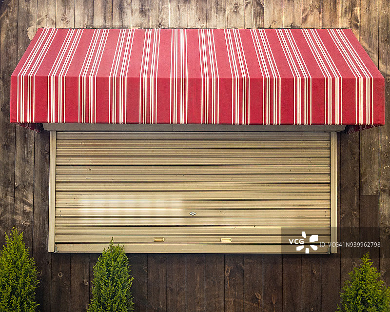 午餐供应商的柜台已关闭卷帘门图片素材