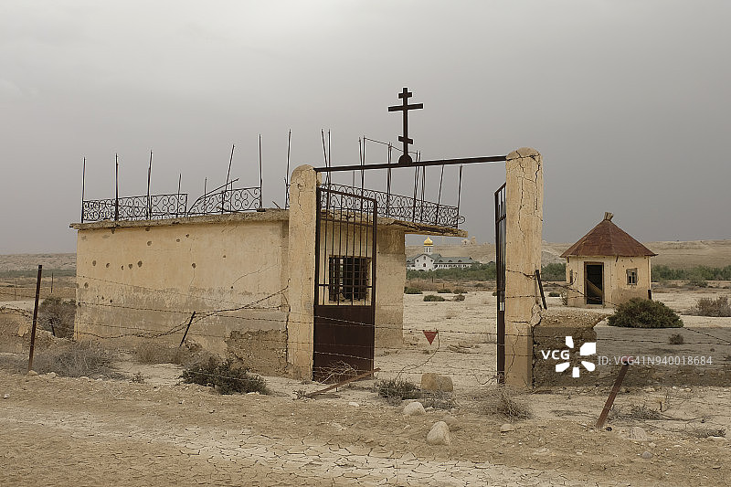 在以色列约旦河谷的寺院区域开始清除地雷图片素材
