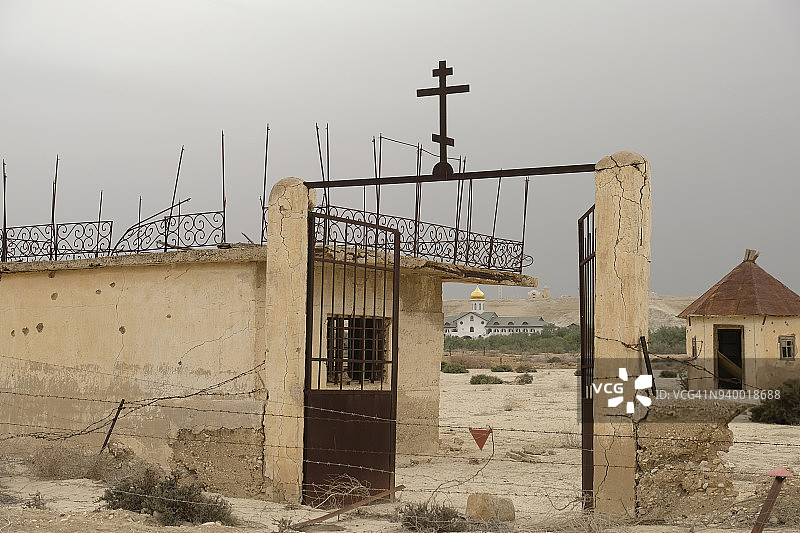 在以色列约旦河谷的寺院区域开始清除地雷图片素材