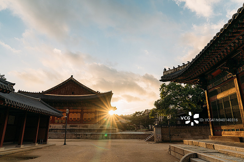 韩国德寿宫的日落图片素材