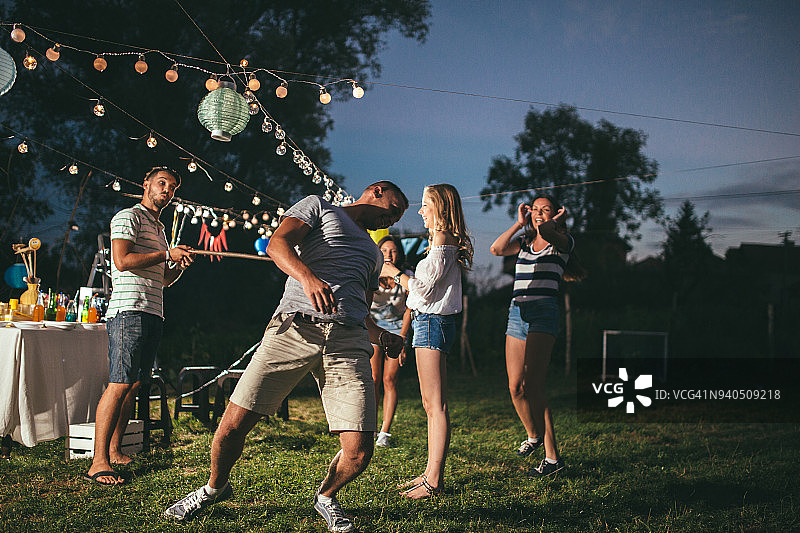 户外聚会图片素材