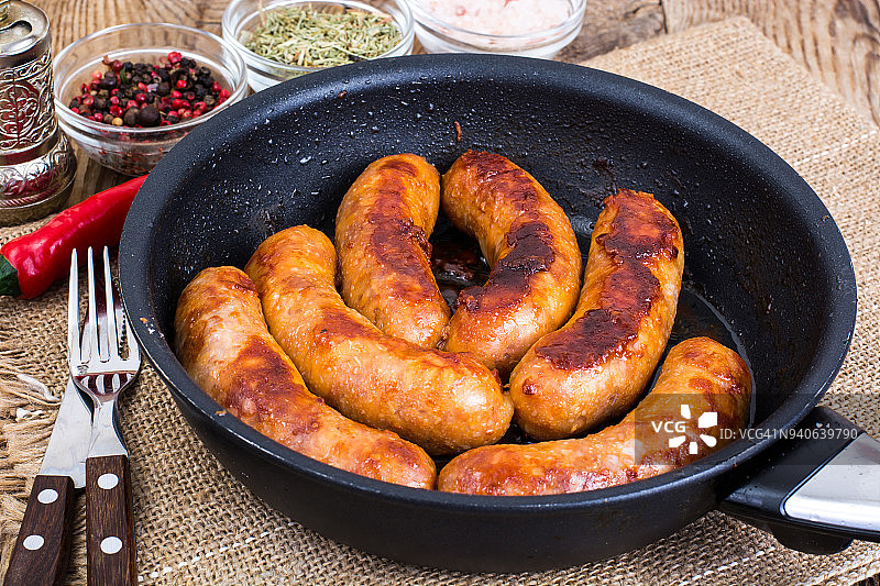 自制炸猪肉香肠图片素材