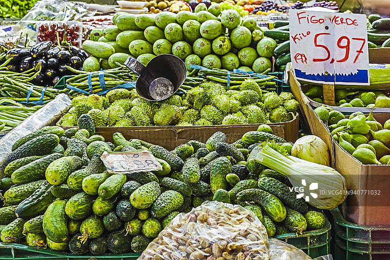 市场上的蔬菜和水果图片素材