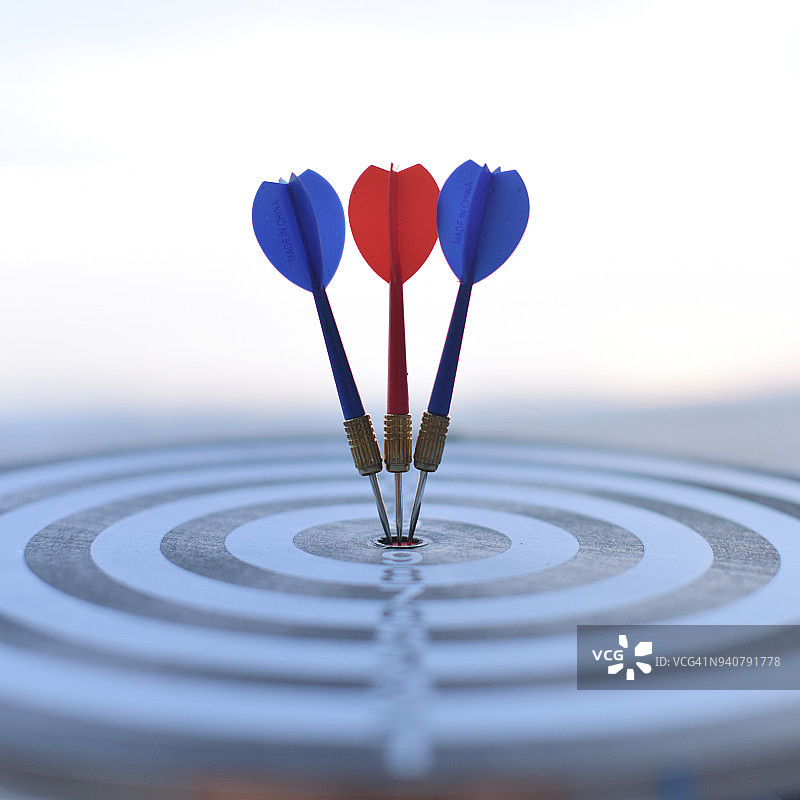 飞镖：机遇与靶标，挑战、机会、风险管理、商业理念与成功图片素材