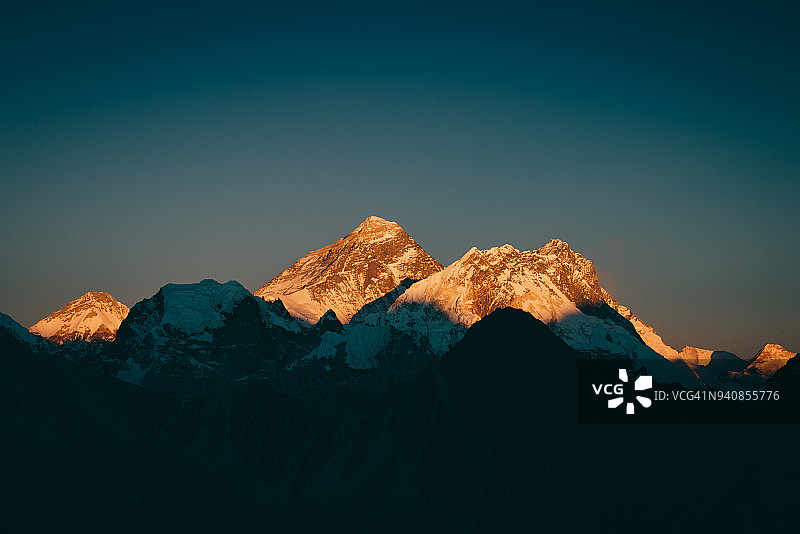 珠穆朗玛峰日落图片素材