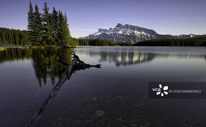 双杰克湖图片素材