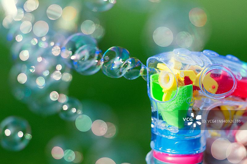 儿童玩具：泡泡枪图片素材