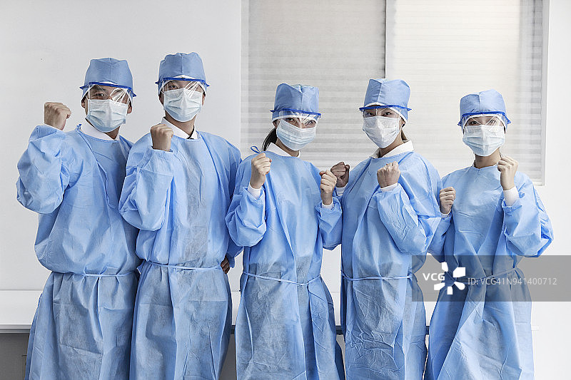手术团队欢呼庆祝图片素材