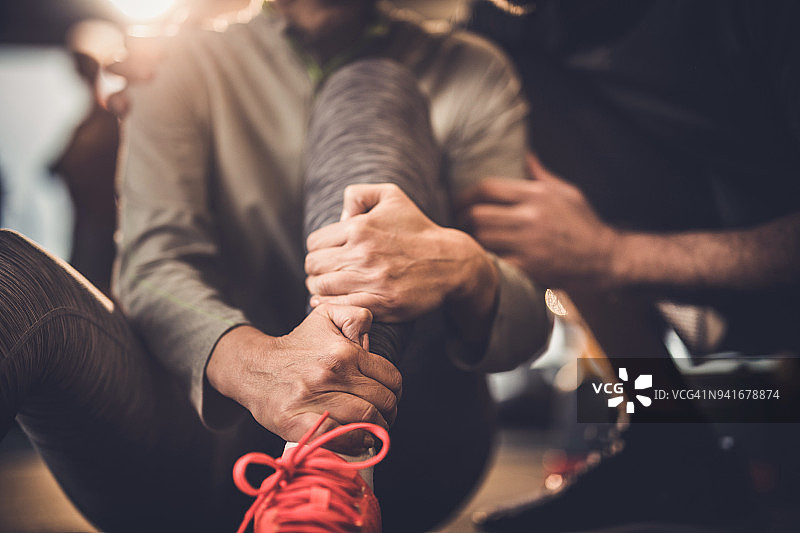 健身房受伤的特写图片素材