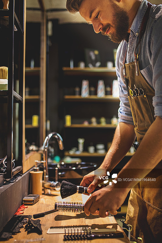 理发师准备理发店图片素材