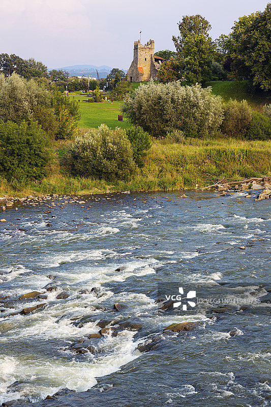 新松奇城堡和杜纳耶茨河遗址图片素材