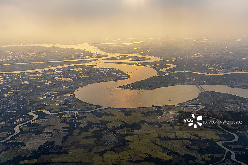 越南胡志明市西贡河鸟瞰图片素材
