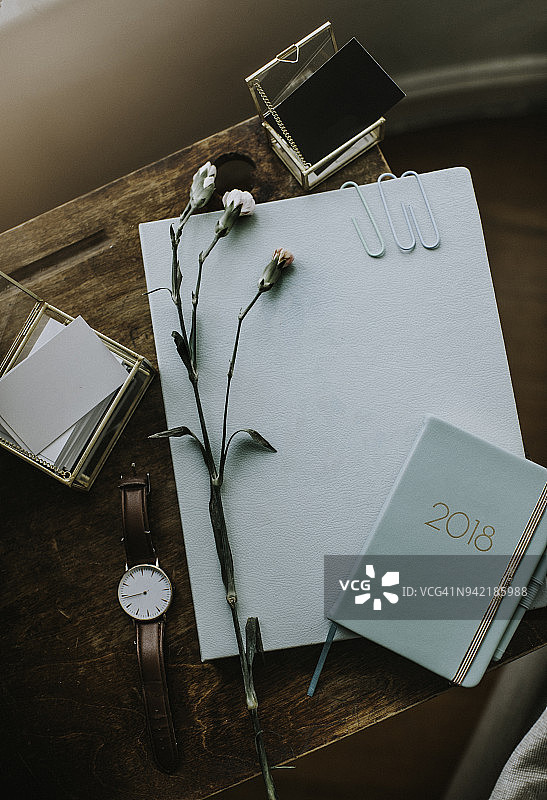 扁平风格文具套装与2018年日记本图片素材