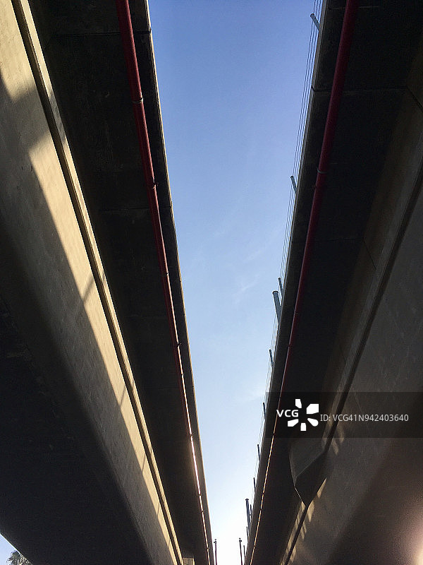 城市轨道交通列车轨道抽象景观图片素材