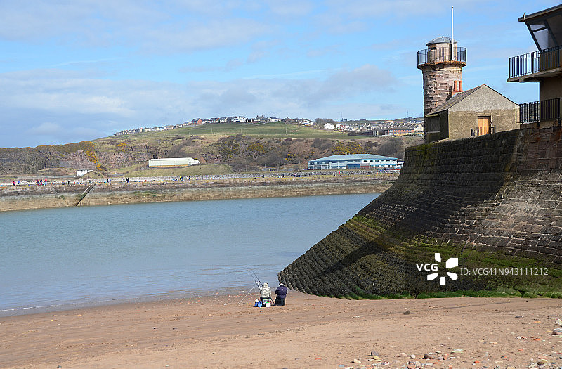 运河中房屋和渔船的倒影图片素材