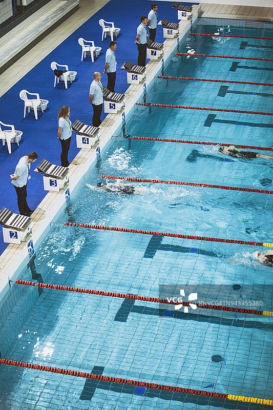 游泳比赛终点图片素材