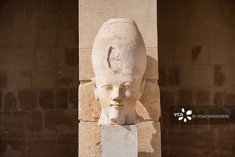埃及哈特谢普苏特神庙雕像图片素材