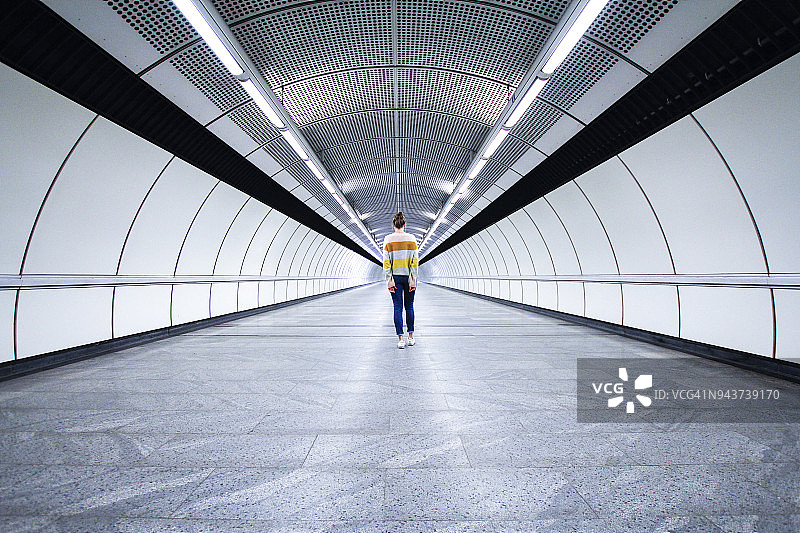 长长的走廊图片素材