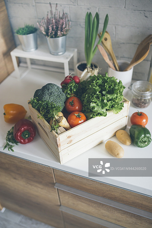 新鲜的彩色蔬菜图片素材