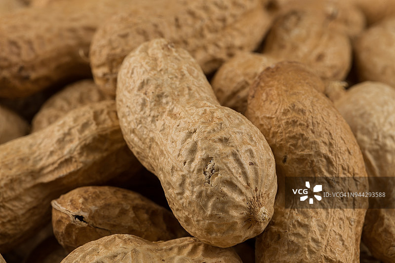 成堆的花生壳图片素材