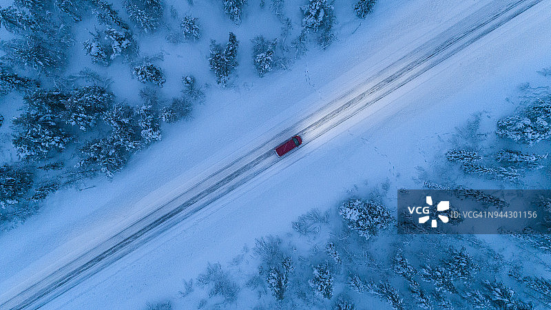 冬季的乡村道路图片素材