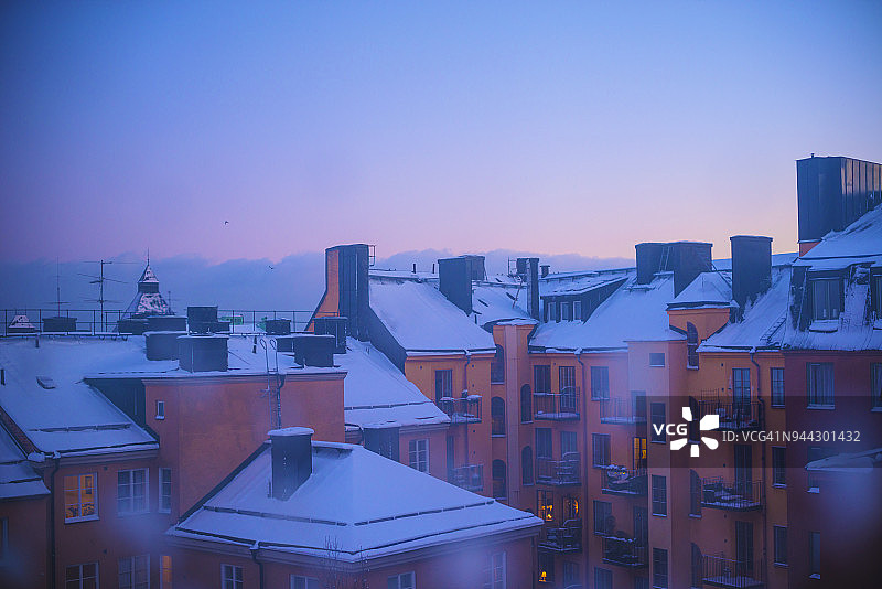 冬季的联排别墅图片素材