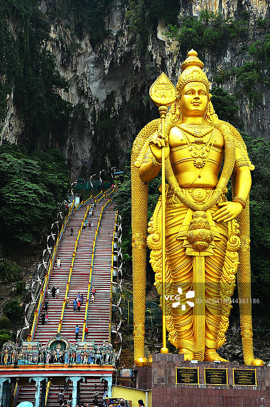 穆卢干神像通往黑风洞入口的台阶图片素材