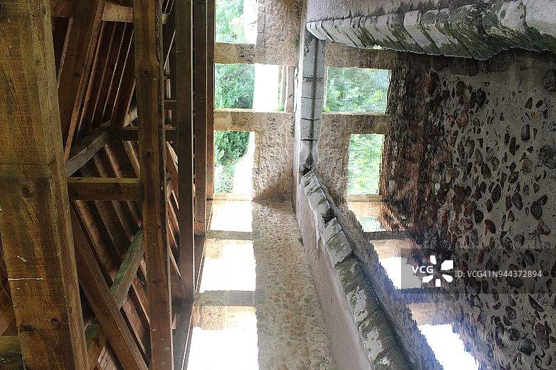 弗里亚斯的中世纪洗衣房，西班牙布尔戈斯省图片素材