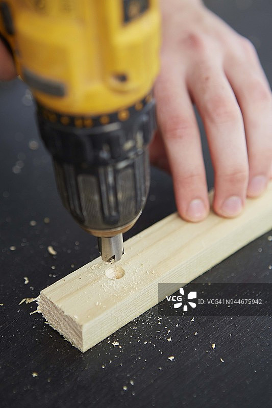 高山草莓酒箱项目图片素材