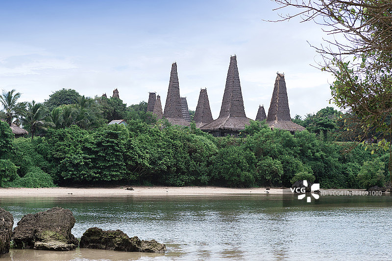 印度尼西亚松巴岛的拉滕加罗传统村落图片素材
