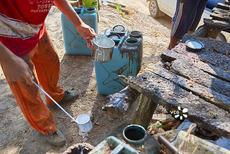 测试橡胶采割者带来的乳胶图片素材