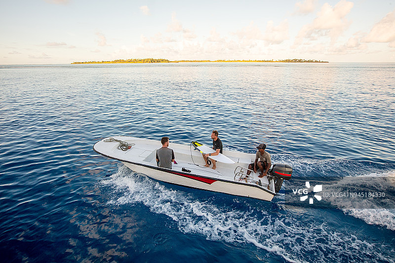 出发去冲浪图片素材