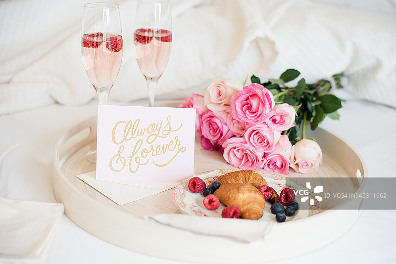 早餐在床上图片素材