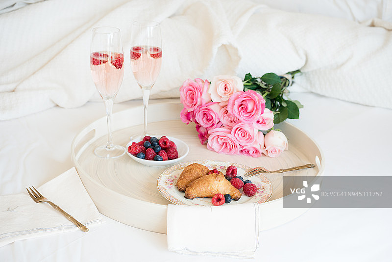 早餐在床上图片素材