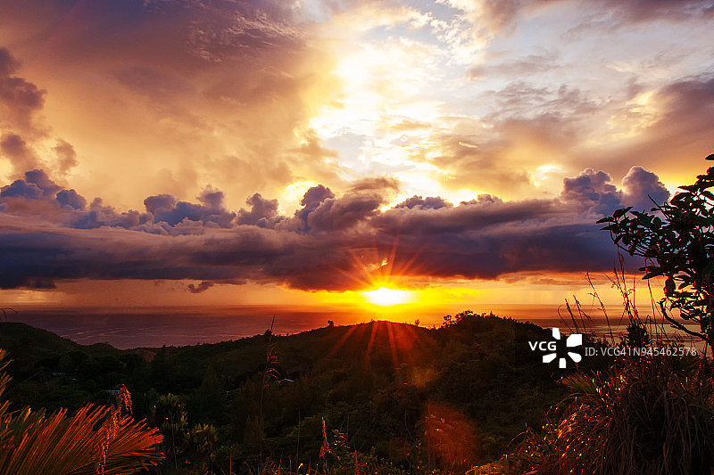 拉齐奥海滩日落图片素材