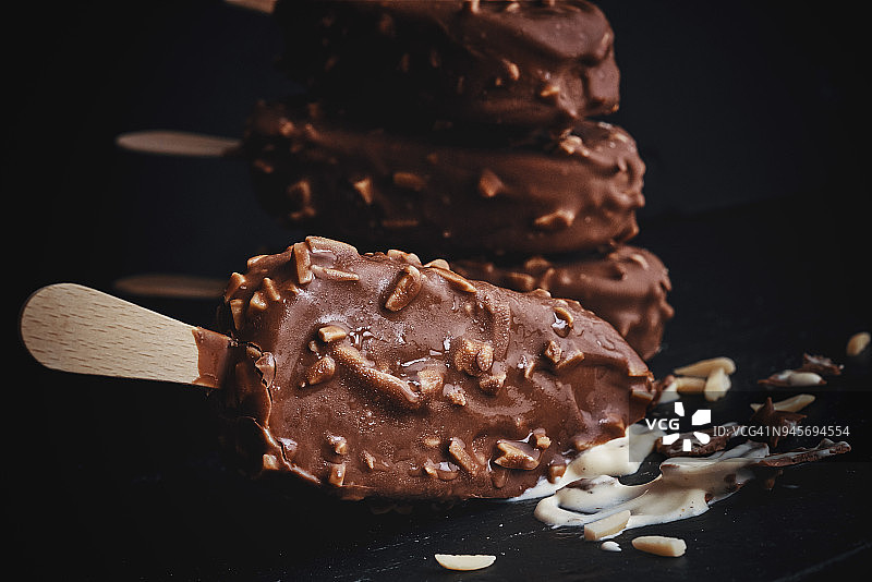 巧克力棒香草冰淇淋图片素材