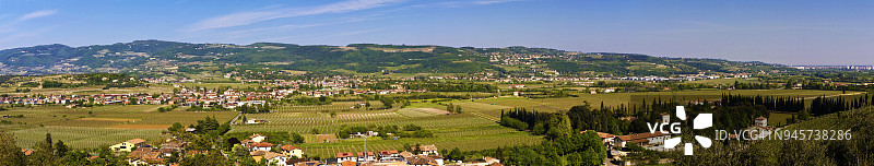 春季的意大利风光，意大利威尼托地区瓦尔波利切拉地区全景图片素材
