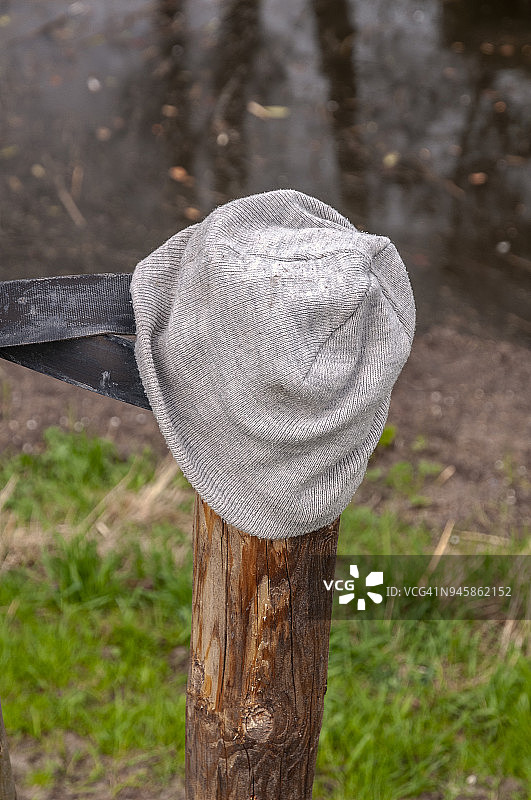 灰色羊毛帽子图片素材